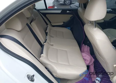 2013 Volkswagen Jetta Hybrid Se from USA, damaged, VIN 3VW637AJ8DM296130